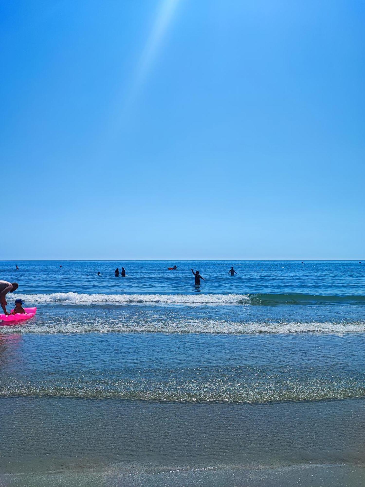 Apartament Studio Teo Blue In Mamaia Nord Navodari Bagian luar foto